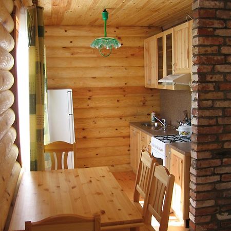Guest House Zirga Smaids Kusneri Bagian luar foto