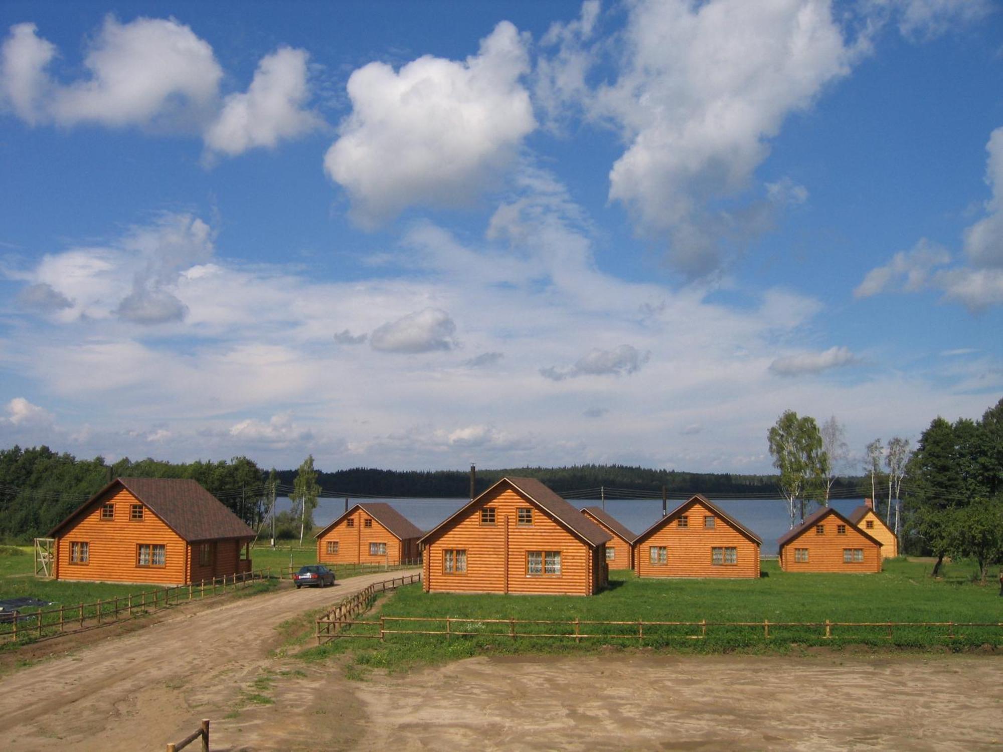 Guest House Zirga Smaids Kusneri Bagian luar foto