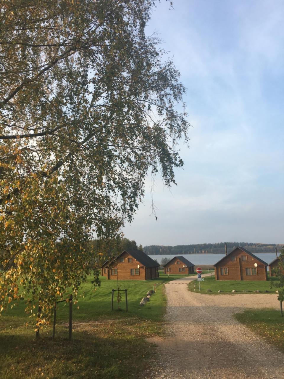 Guest House Zirga Smaids Kusneri Bagian luar foto